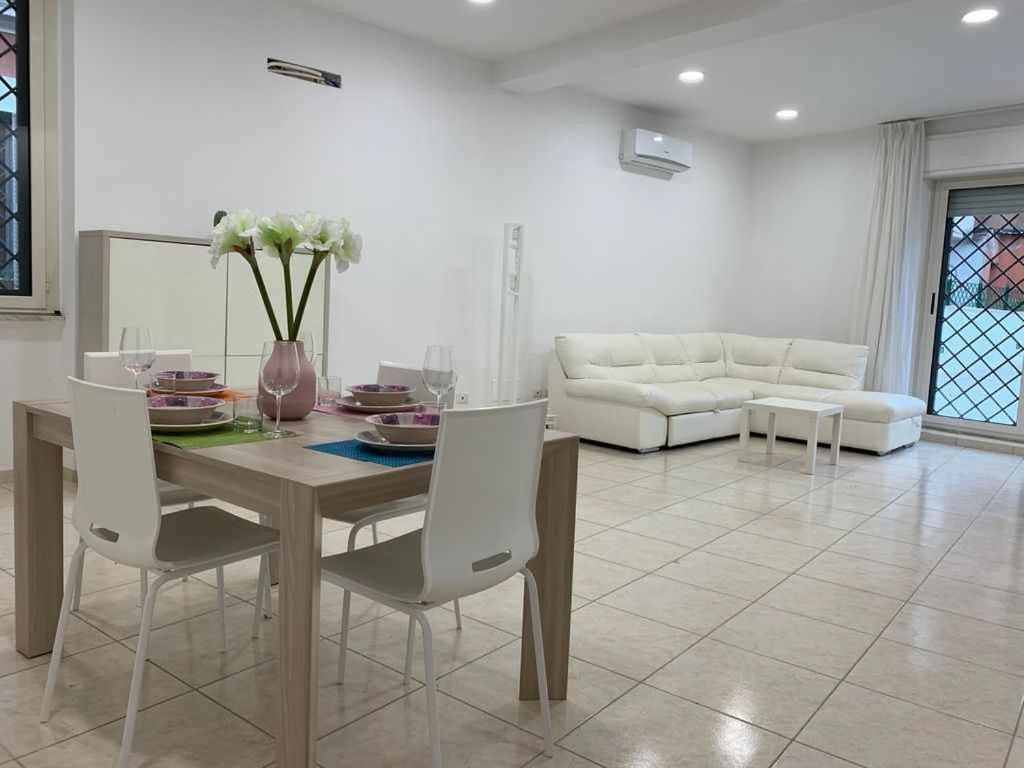 Mediterranean House Nettunoアパートメント エクステリア 写真